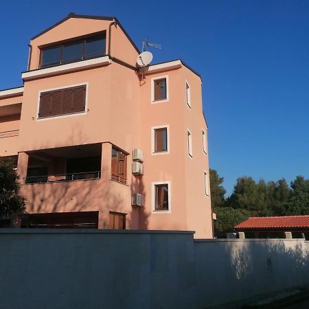 Apartments Centener 罗维尼 外观 照片