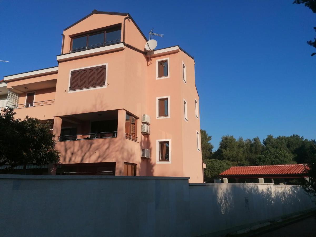 Apartments Centener 罗维尼 外观 照片