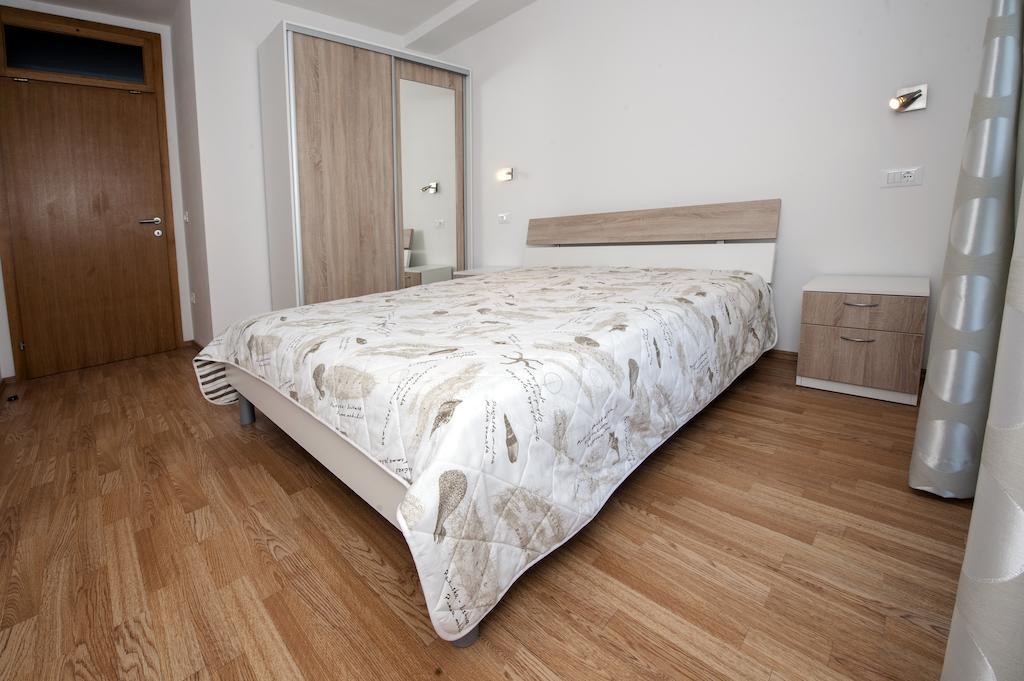Apartments Centener 罗维尼 外观 照片