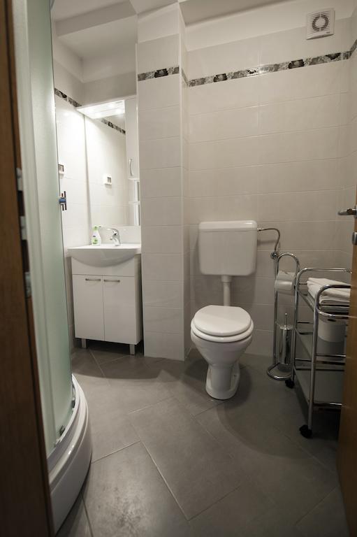 Apartments Centener 罗维尼 外观 照片