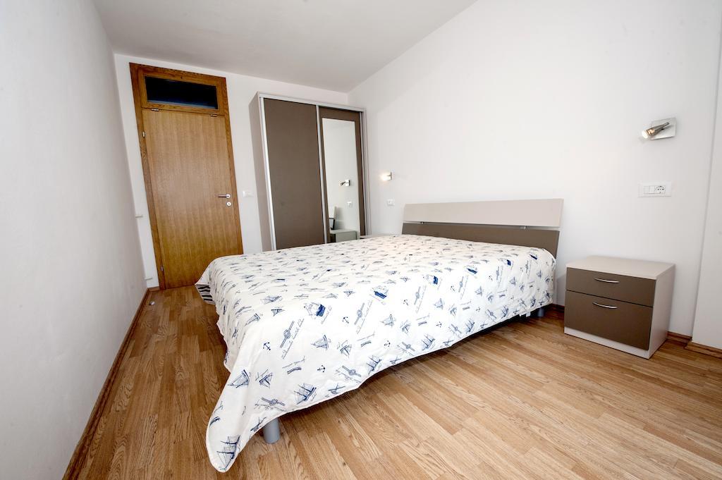 Apartments Centener 罗维尼 外观 照片