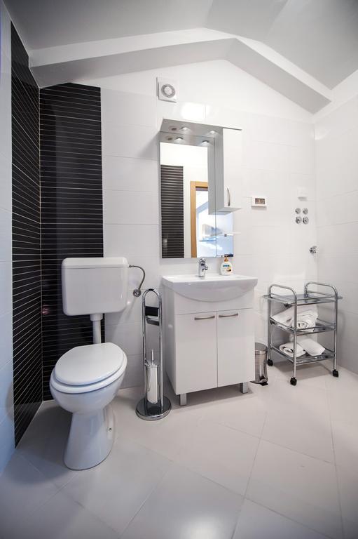 Apartments Centener 罗维尼 外观 照片