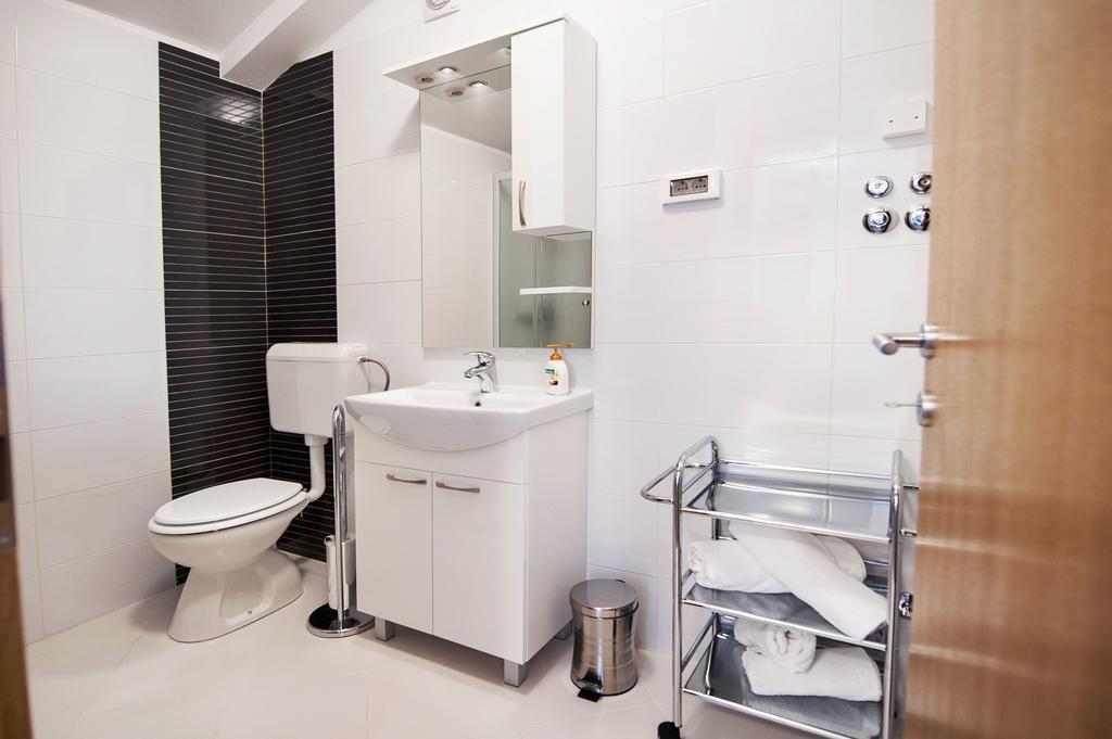 Apartments Centener 罗维尼 外观 照片