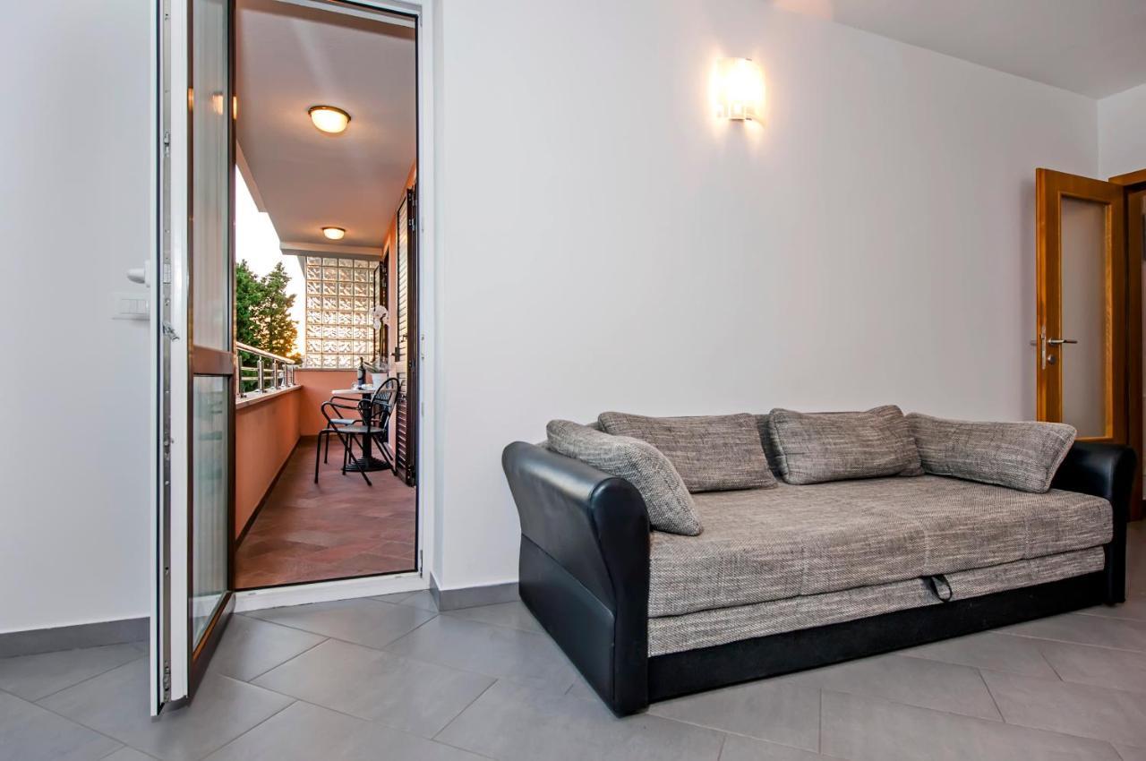 Apartments Centener 罗维尼 外观 照片