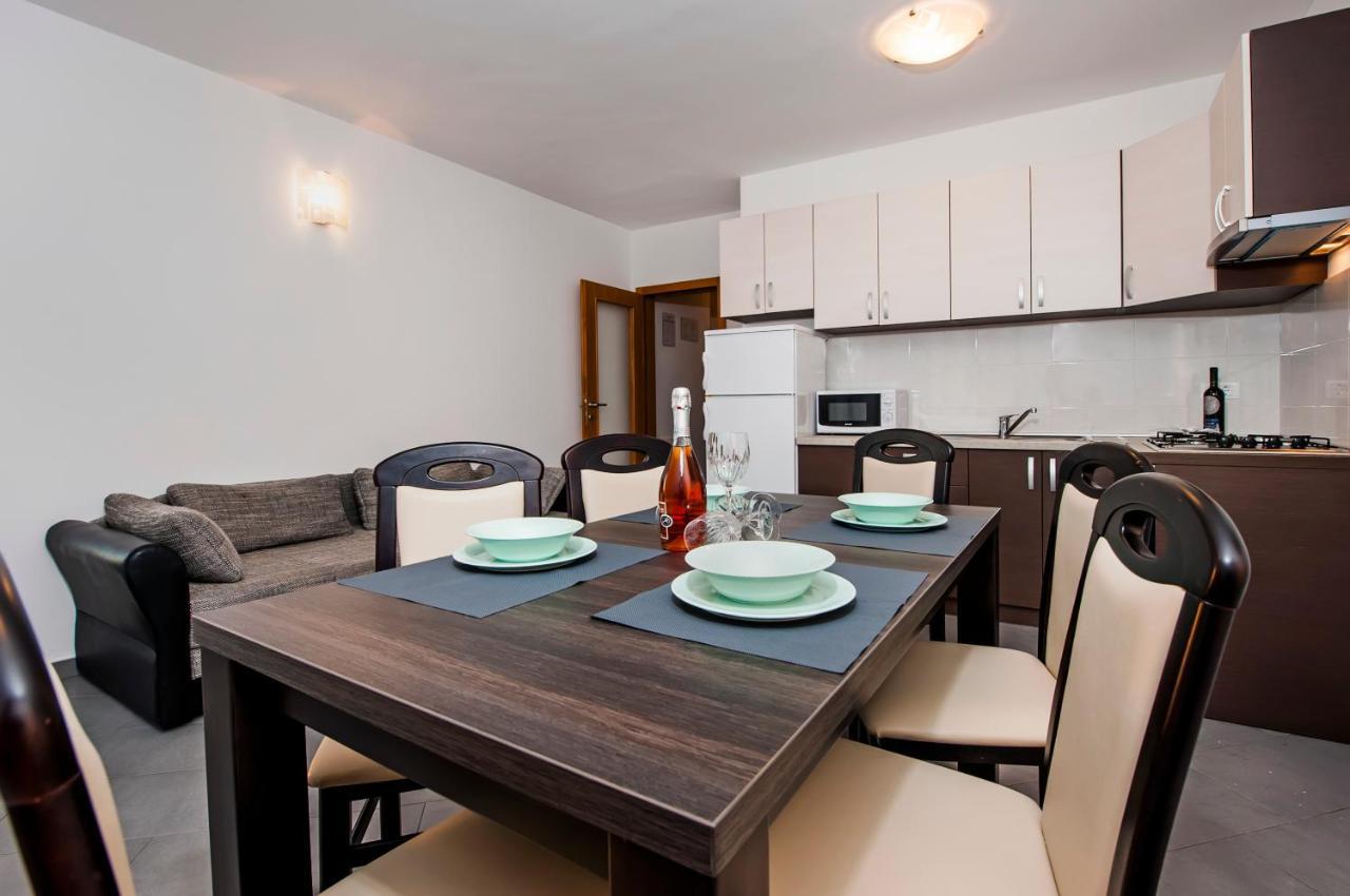 Apartments Centener 罗维尼 外观 照片