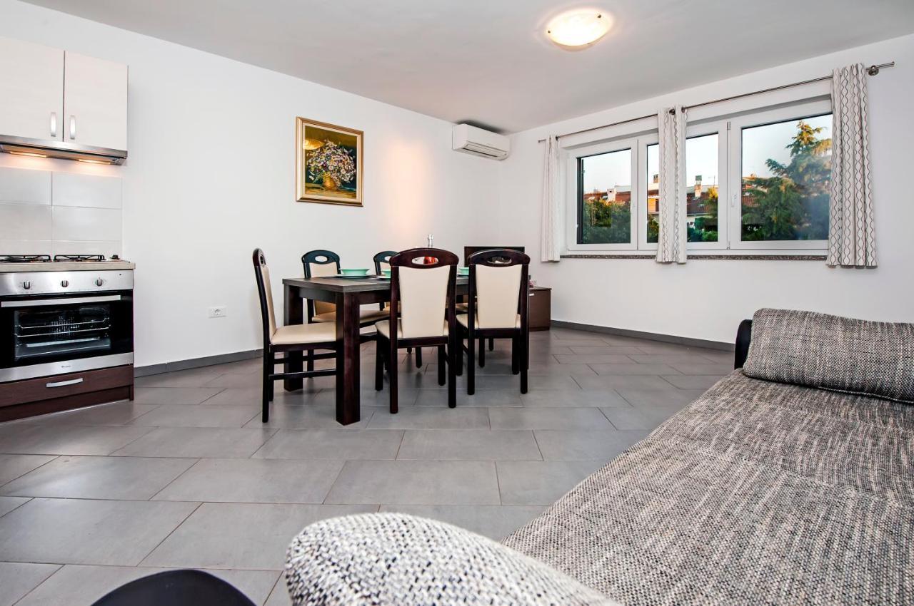 Apartments Centener 罗维尼 外观 照片
