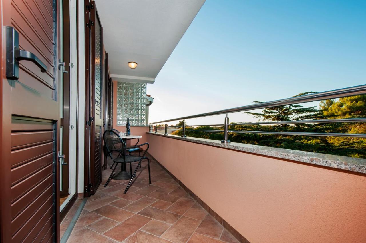 Apartments Centener 罗维尼 外观 照片