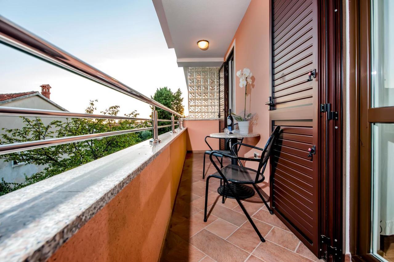 Apartments Centener 罗维尼 外观 照片