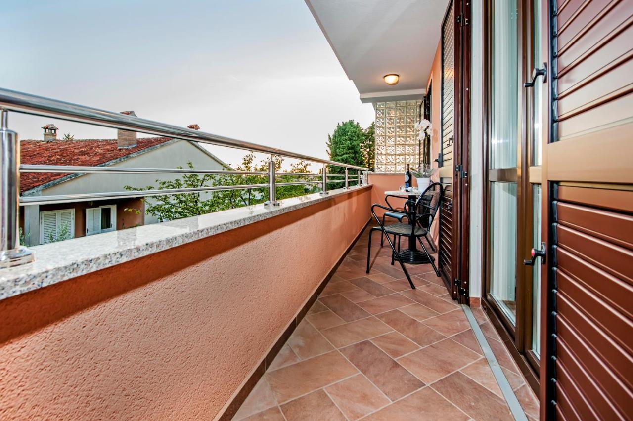 Apartments Centener 罗维尼 外观 照片