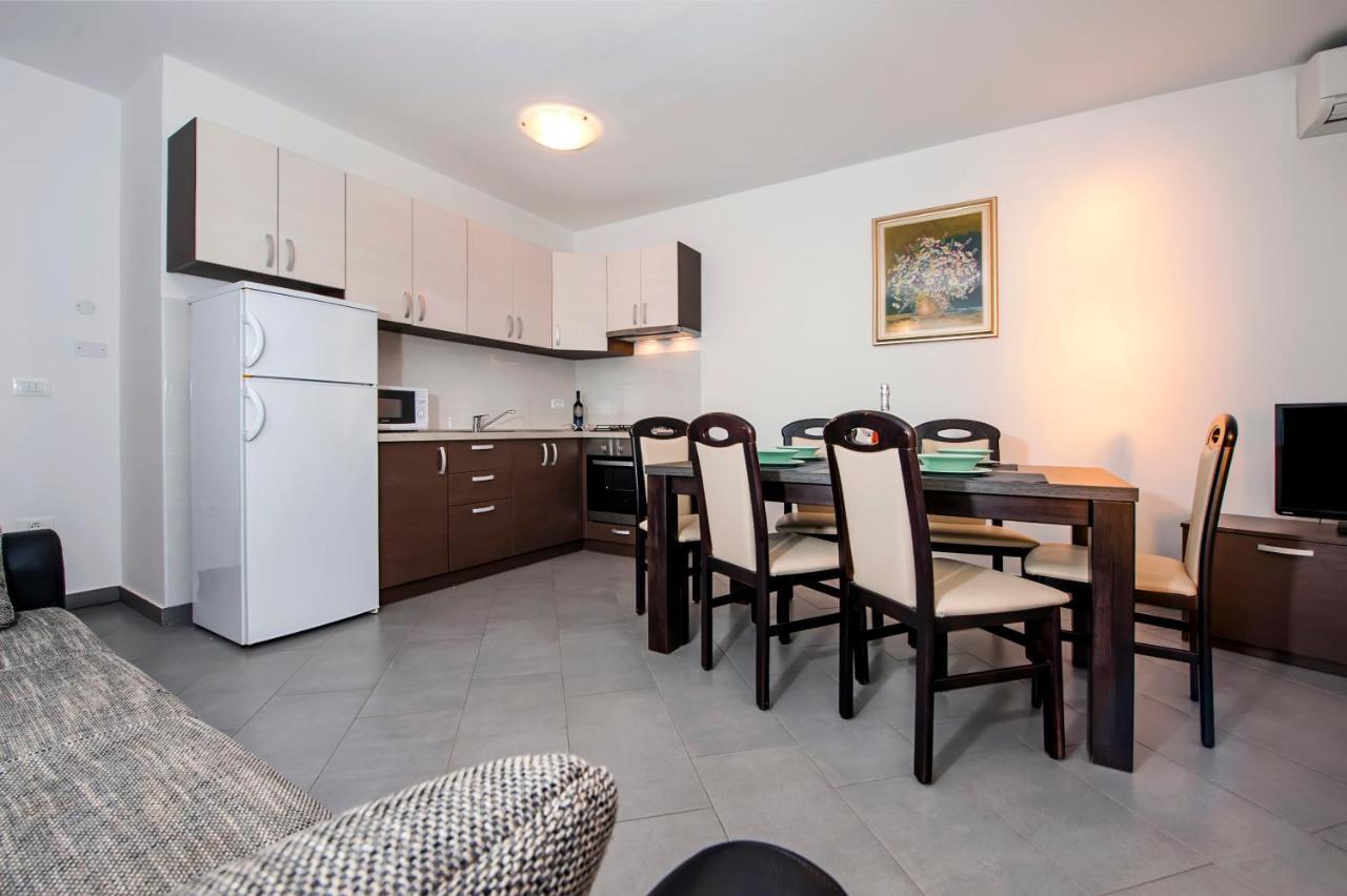Apartments Centener 罗维尼 外观 照片