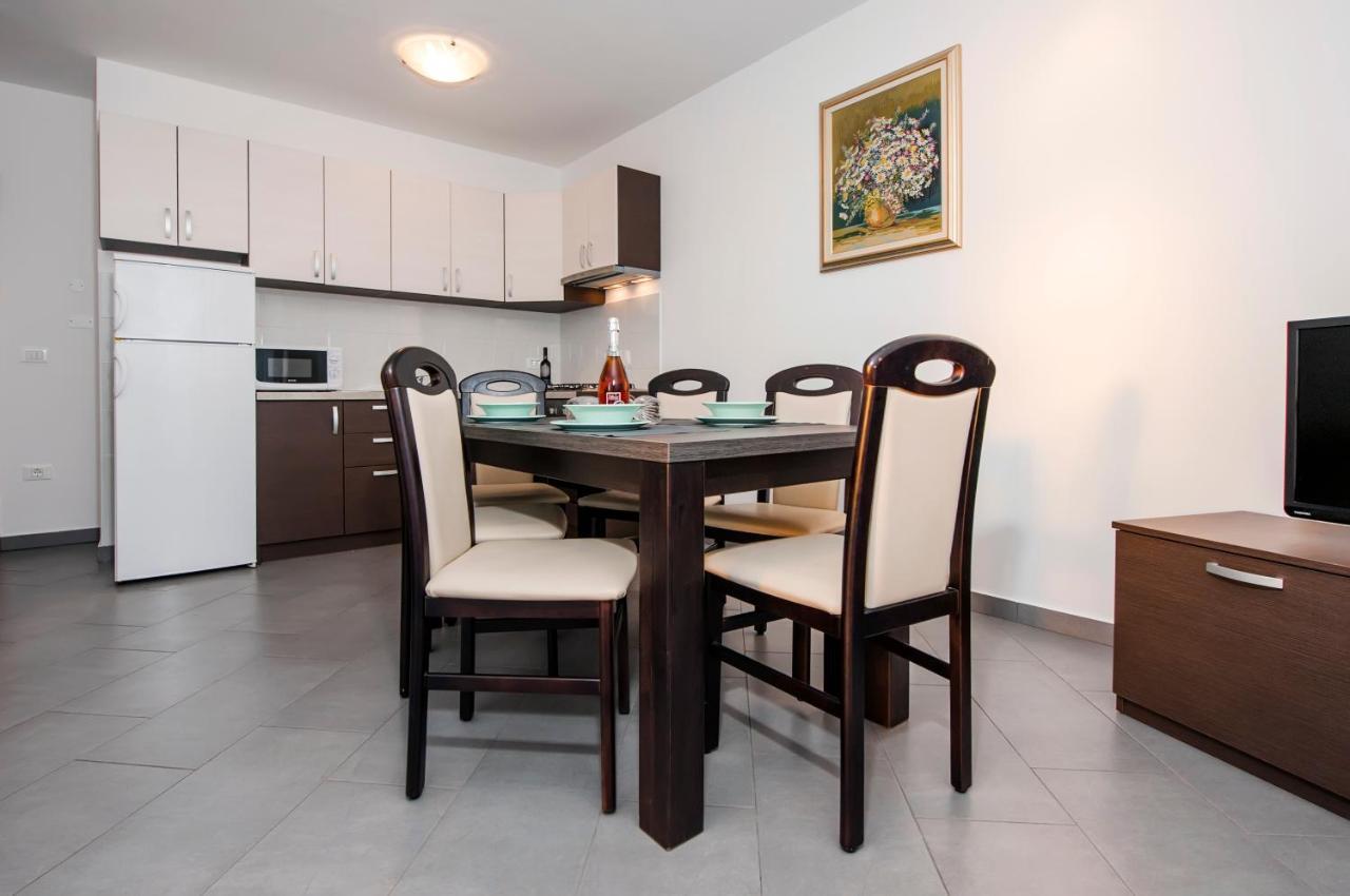 Apartments Centener 罗维尼 外观 照片