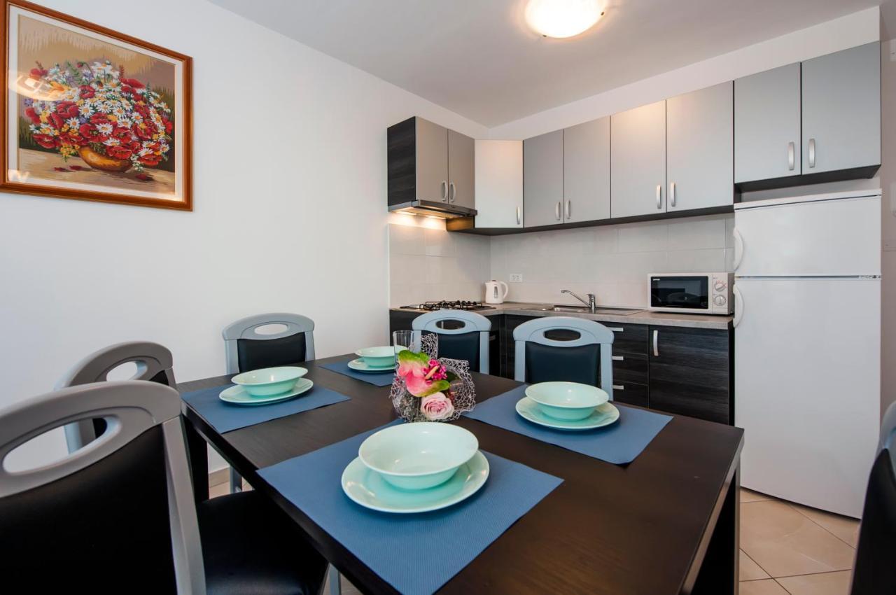 Apartments Centener 罗维尼 外观 照片