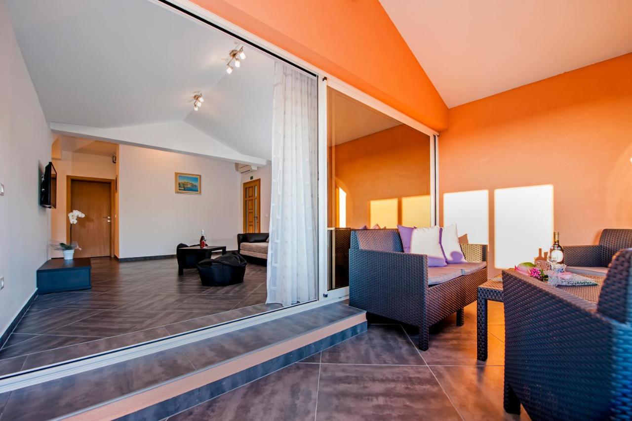 Apartments Centener 罗维尼 外观 照片