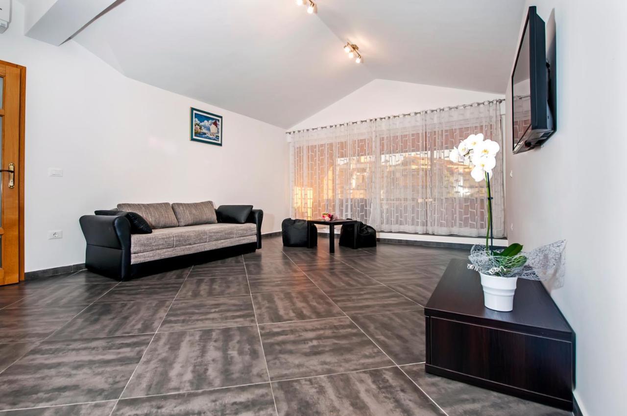 Apartments Centener 罗维尼 外观 照片